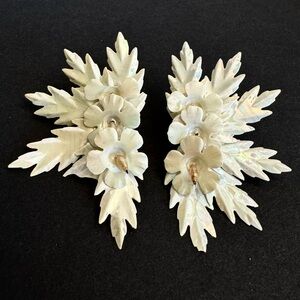 Vintage 80s 3D Clip On Earrings White Iridescent Plastic Climber Flower Blooming